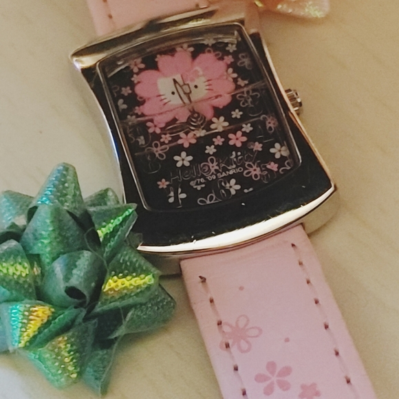 VINTAGE 1996 HELLO KITTY WATCH - Picture 4 of 7